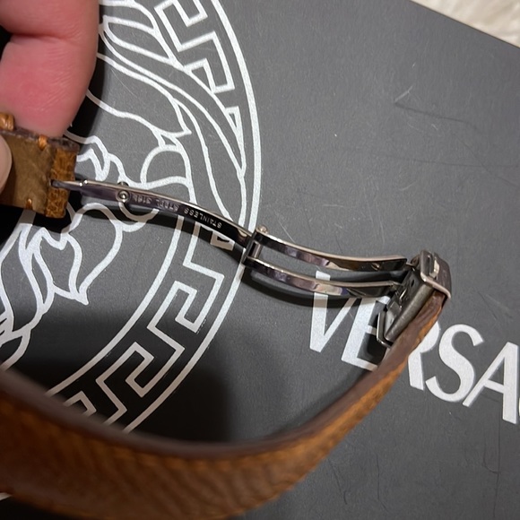 Versace women’s water resistant watch 17mm - Picture 12 of 16